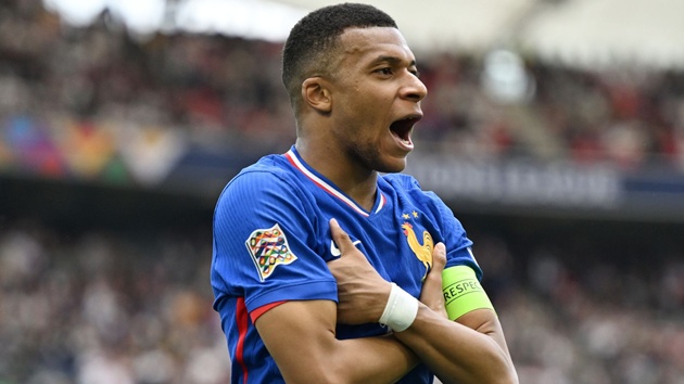 Mbappe vượt Messi và Ronaldo về tốc độ ghi 50 bàn cho ĐTQG