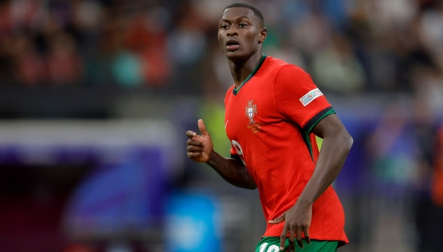 Nuno Mendes tiếp tục thể hiện xuất sắc trong trận chung kết UEFA Nations League.