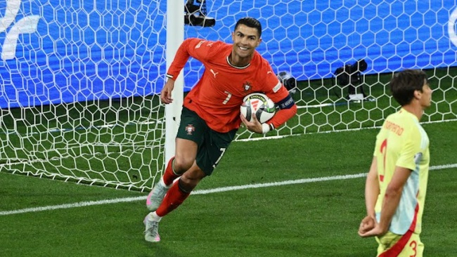 Ảnh minh họa cho bài viết về Bồ Đào Nha 2-2 Tây Ban Nha (Pen: 5-3): Lời khẳng định của Ronaldo; Costa hóa người hùng