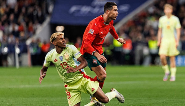 Trước khi Ronaldo khoác áo, từ năm 1930 đến 2002, Bồ Đào Nha không hề có một danh hiệu quốc tế nào. Sự xuất hiện của anh đã thay đổi lịch sử bóng đá nước này.