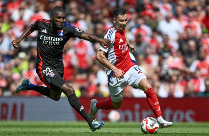 Milan chuẩn bị tiếp cận Martinelli, Arsenal yêu cầu 50 triệu bảng