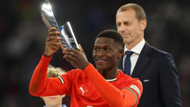 Nuno Mendes giành giải cầu thủ xuất sắc nhất trận chung kết Nations League.