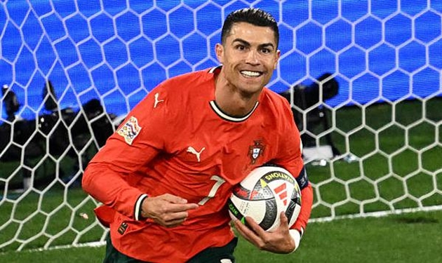 Cristiano Ronaldo xác nhận ở lại Al-Nassr.