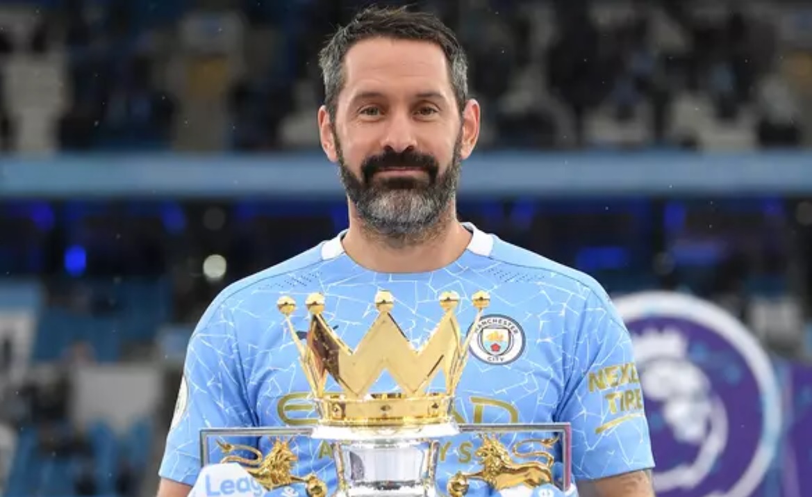 Phản ứng của CĐV khi Scott Carson giành danh hiệu mỗi 9,8 phút thi đấu cho Man City