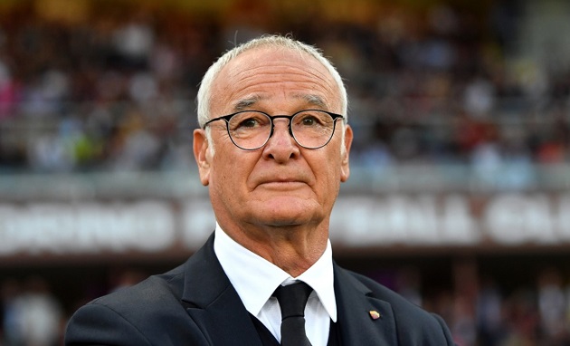 Ranieri có thể ngồi vào ghế nóng.