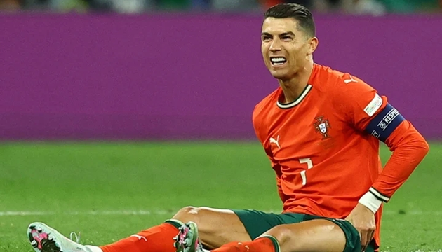 Ronaldo nén đau vô địch Nations League, Piers Morgan tiết lộ tâm sự "nóng"
