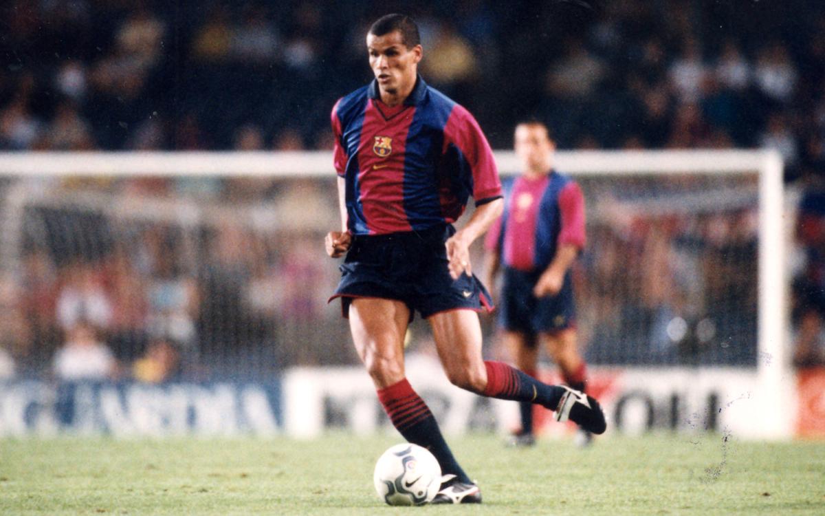 Rivaldo trong màu áo Barca.