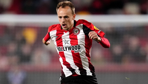 Mikkel Damsgaard có thể theo Thomas Frank đến Tottenham.