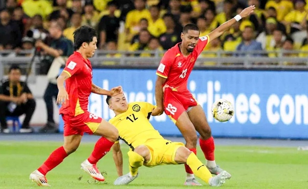 ĐT Việt Nam tụt 5 bậc trên BXH FIFA sau thất bại trước Malaysia