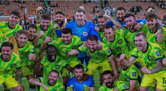 Australia ngược dòng giành vé World Cup, Oman thoát hiểm phút cuối