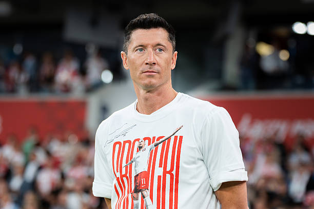Cựu danh thủ Ba Lan: “Lewandowski gần đây cư xử như kẻ khốn nạn”
