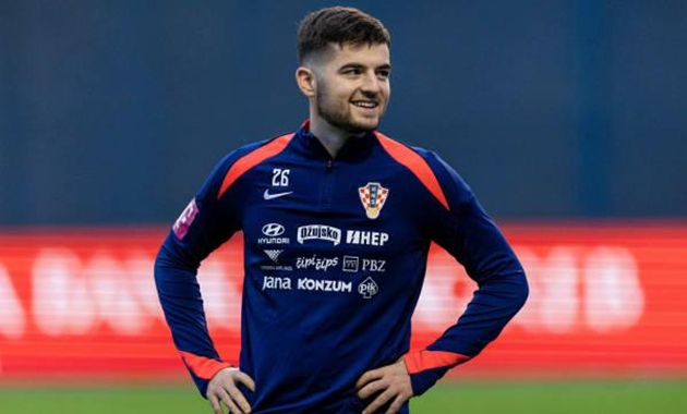 NÓNG! Đội bóng của Fabregas phá kỷ lục chuyển nhượng với Baturina