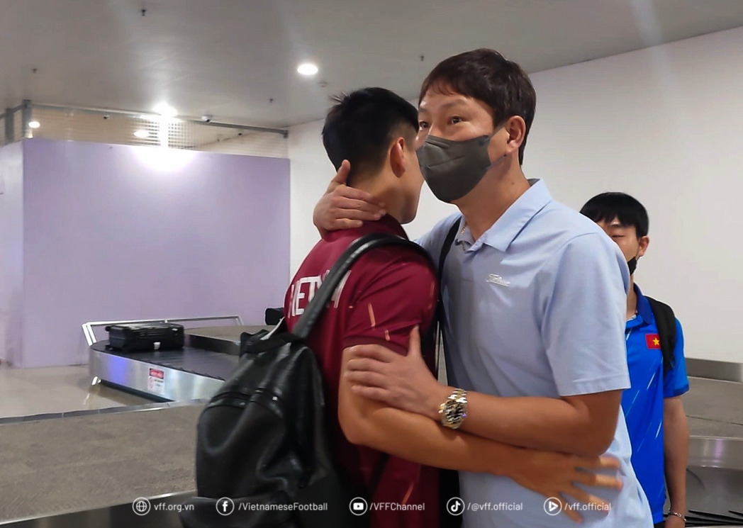 HLV Kim Sang-sik tin Việt Nam vẫn còn cơ hội. Ảnh: VFF.