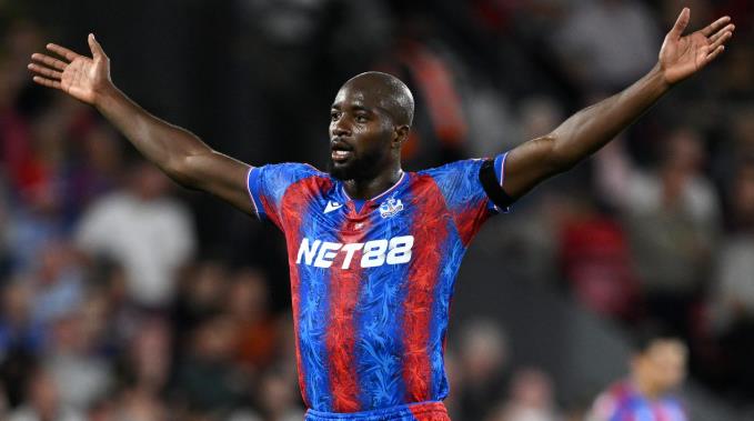 Jean-Philippe Mateta là lựa chọn an toàn cho MU.