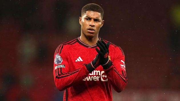 Marcus Rashford "khẩu chiến" với CĐV Man United