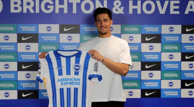 CHÍNH THỨC! Brighton chiêu mộ "sát thủ tuổi teen" Kostoulas với giá kỷ lục