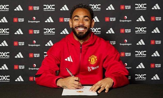 Matheus Cunha ký hợp đồng với Manchester United.