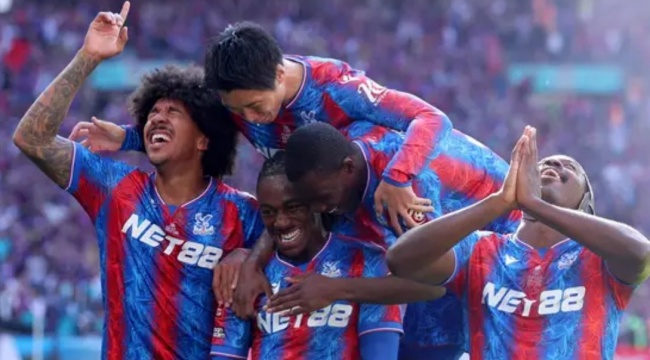 Palace vô địch FA Cup.