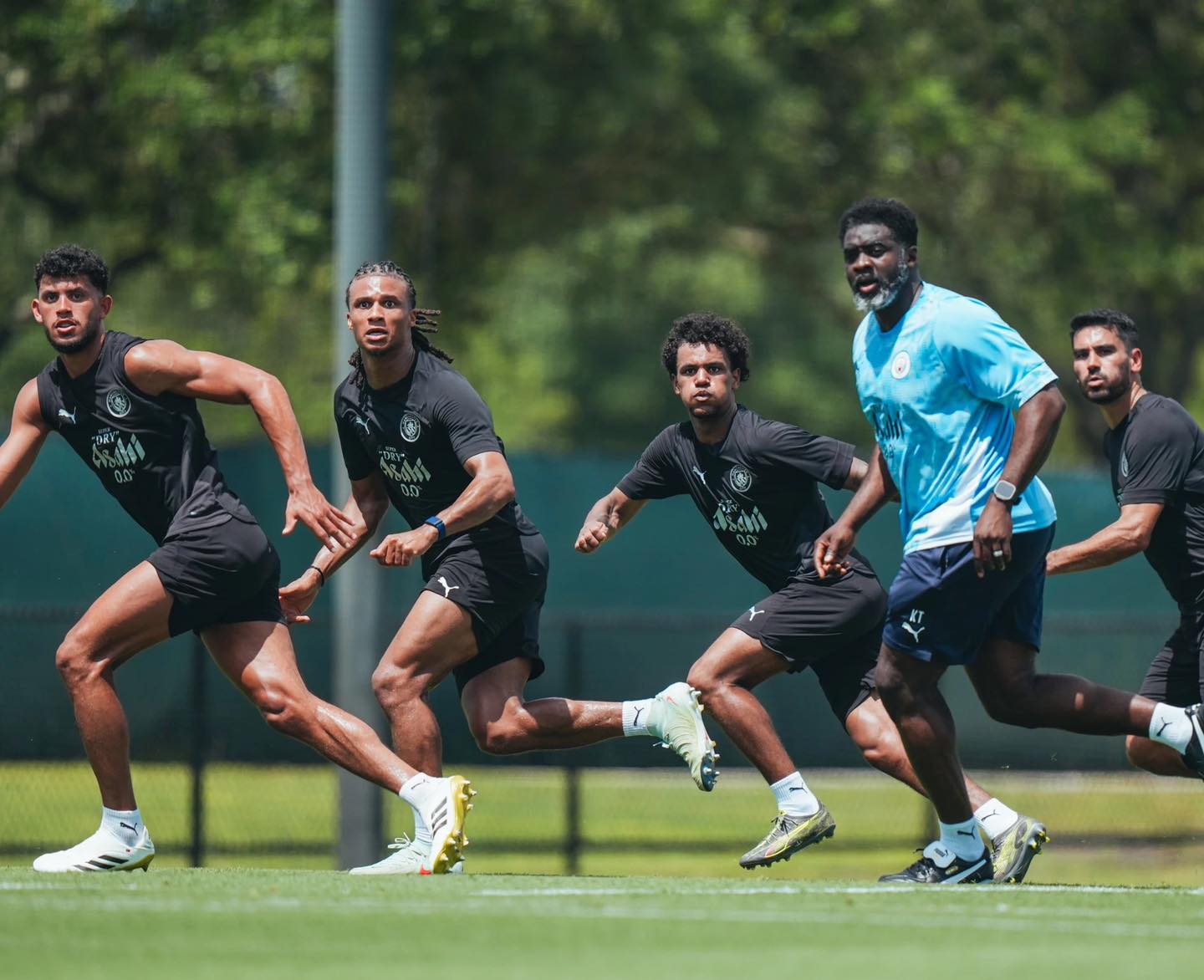 Man City tập luyện trên đất Mỹ.