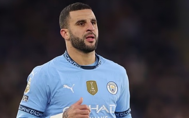 Fenerbahce hỏi mua Kyle Walker, sắp trở thành học trò của Mourinho