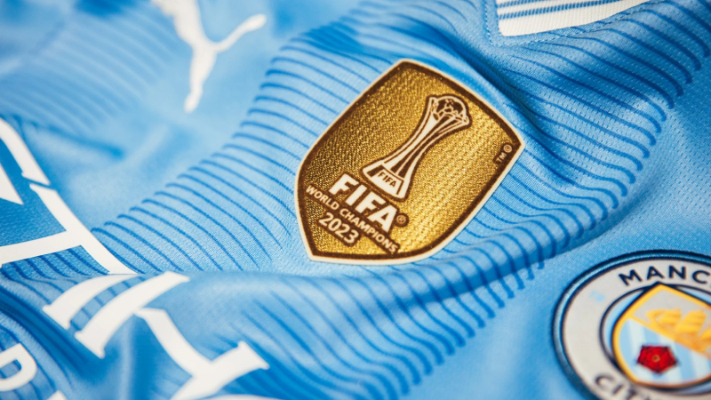 Nhà vô địch giải đấu sẽ được gắn huy hiệu đặc biệt từ FIFA.