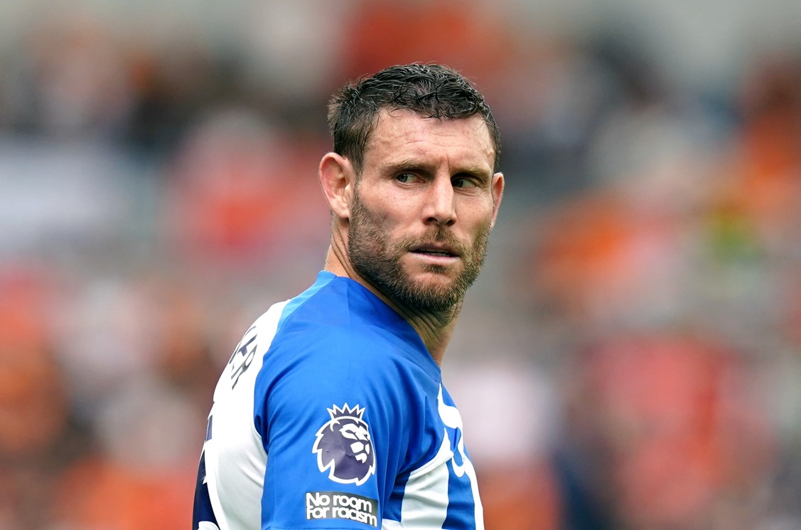 Milner đã gia hạn với Brighton.