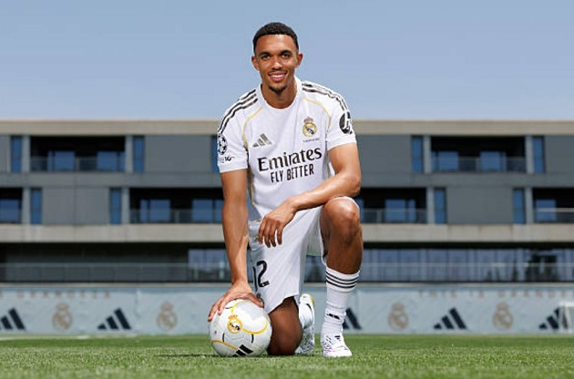 Xabi Alonso chỉ định nhiệm vụ mới cho Alexander-Arnold