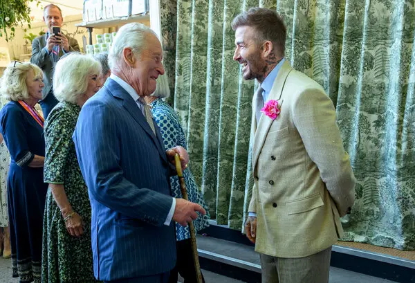 David Beckham được đích thân nhà vua trao tước hiệu