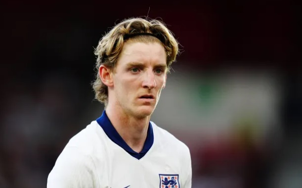 Gordon lọt vào tầm ngắm của Liverpool.