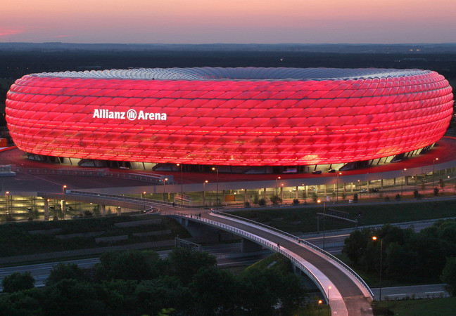 Hình ảnh tráng lệ của Allianz Arena.