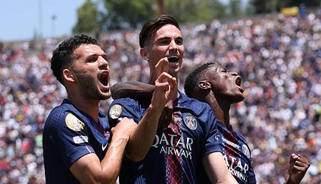 PSG dễ dàng đánh bại Atletico Madrid với tỷ số 4-0.