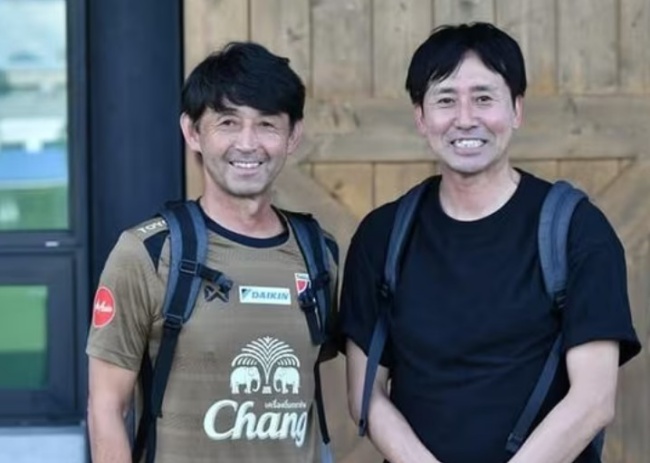 Bộ đôi HLV Masatada Ishii và Takayuki Nishigaya.