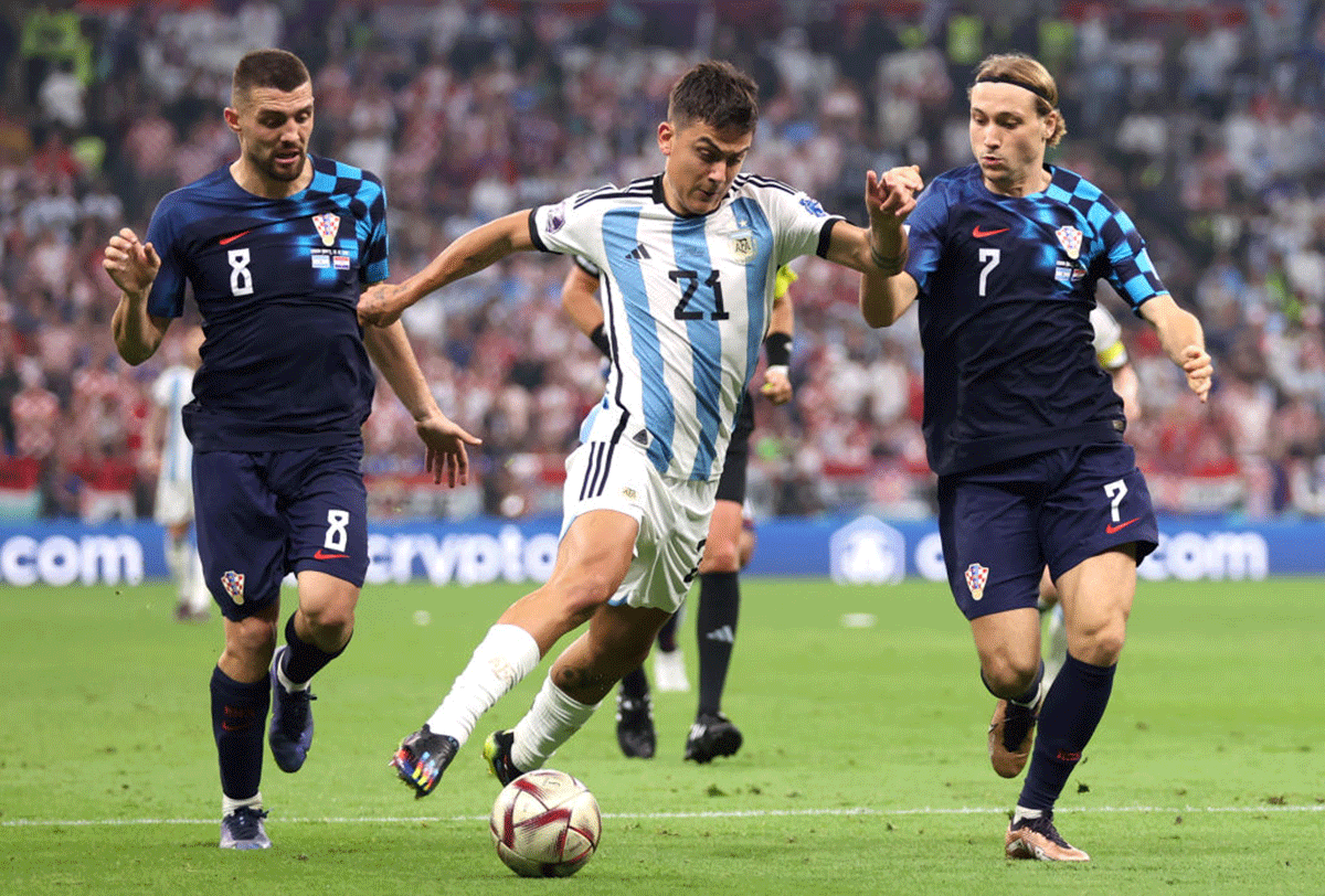 Dybala có những phút thi đấu đầu tiên trong trận bán kết với Croatia.