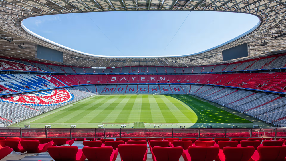 Allianz Arena là sân bóng hiện đại và đẹp mắt.