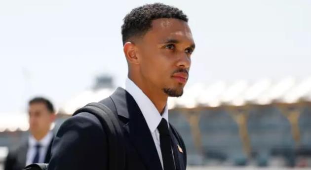 Alexander-Arnold sẽ đá chính trước Al Hilal.