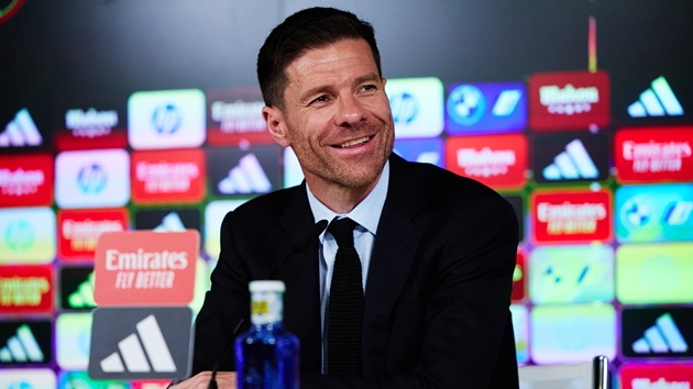Với Xabi Alonso, không có chỗ cho "ngôi sao đi bộ".