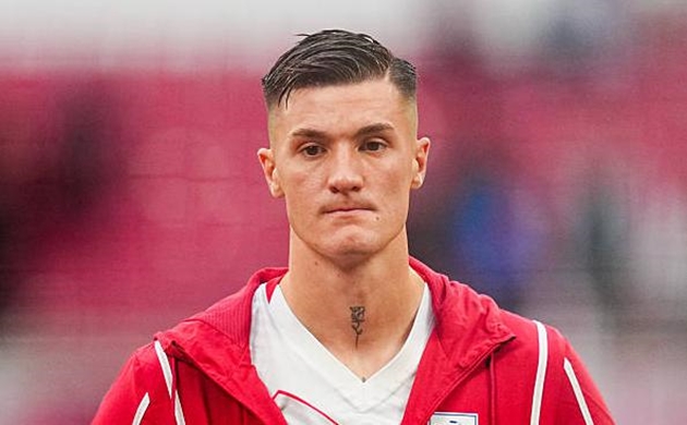 Arsenal vẫn chần chừ với Benjamin Sesko.