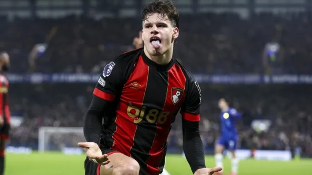 Liverpool tiến gần chữ ký Milos Kerkez giá 45 triệu bảng