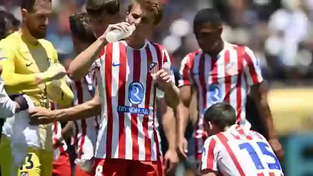Llorente than không thể chạy, PSG và Atletico khổ vì nóng 40 độ