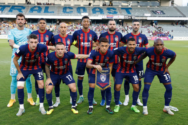 Johor Darul Ta’zim "thống trị" bóng đá Malaysia.