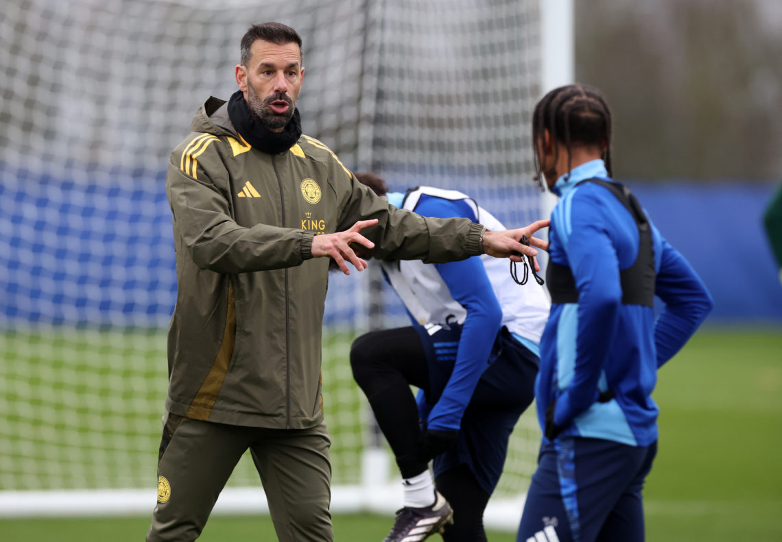 Van Nistelrooy không thể giúp Leicester trụ hạng.
