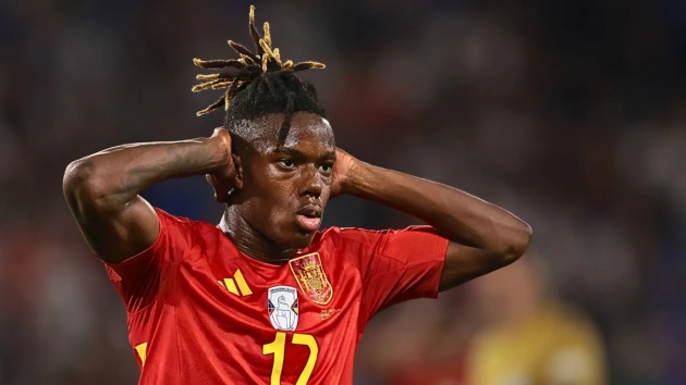 Arsenal vuột Williams nhưng có cơ hội với Torres.
