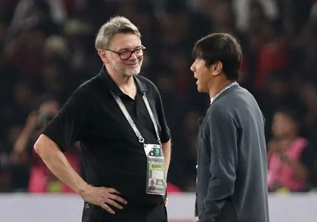 Shin Tae-yong hay Troussier: Ai cứu được bóng đá Trung Quốc?