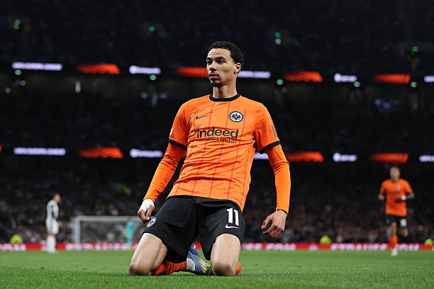 Man United đang nắm giữ nhiều lợi thế.