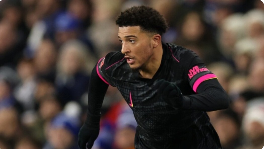 Man United muốn bán đứt Sancho.