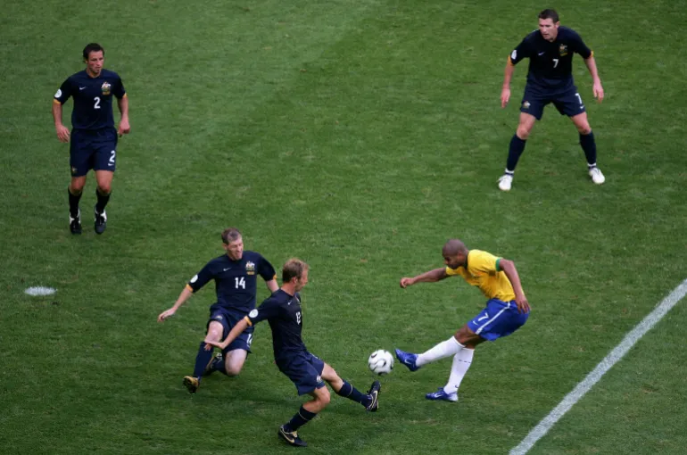 Adriano từng được xem là truyền nhân của "người ngoài hành tinh" Ronaldo de Lima.