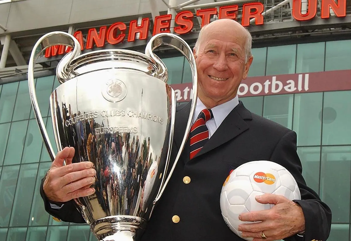 Charlton là một trong những huyền thoại vĩ đại nhất của Man Utd và bóng đá Anh.