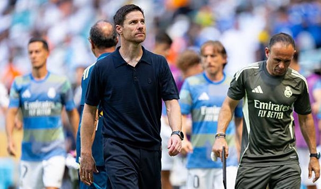 Xabi Alonso và các học trò còn nhiều việc phải làm trong thời gian tới.