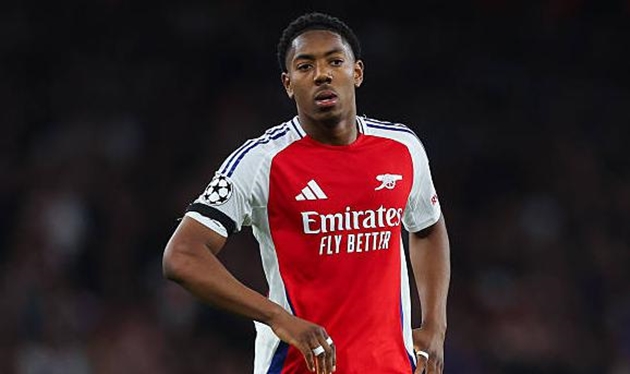 Myles Lewis-Skelly sắp gia hạn hợp đồng với Arsenal.