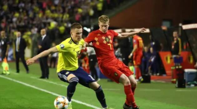 De Bruyne khó đá chính nếu Conte ưu tiên McTominay